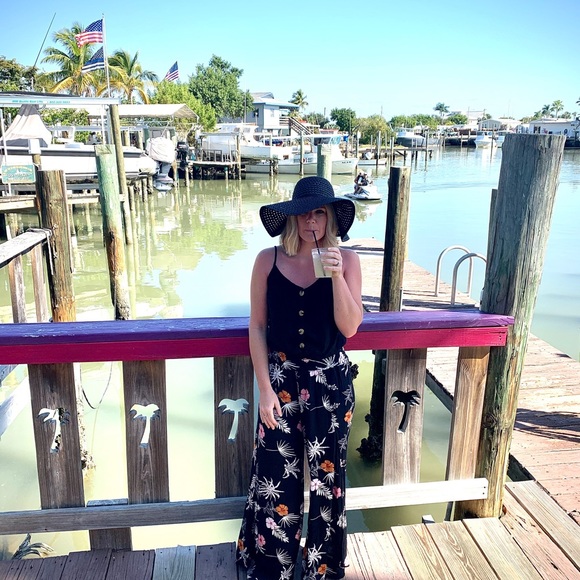 HI FRIENDS! 🤍 - Picture 3 of 11